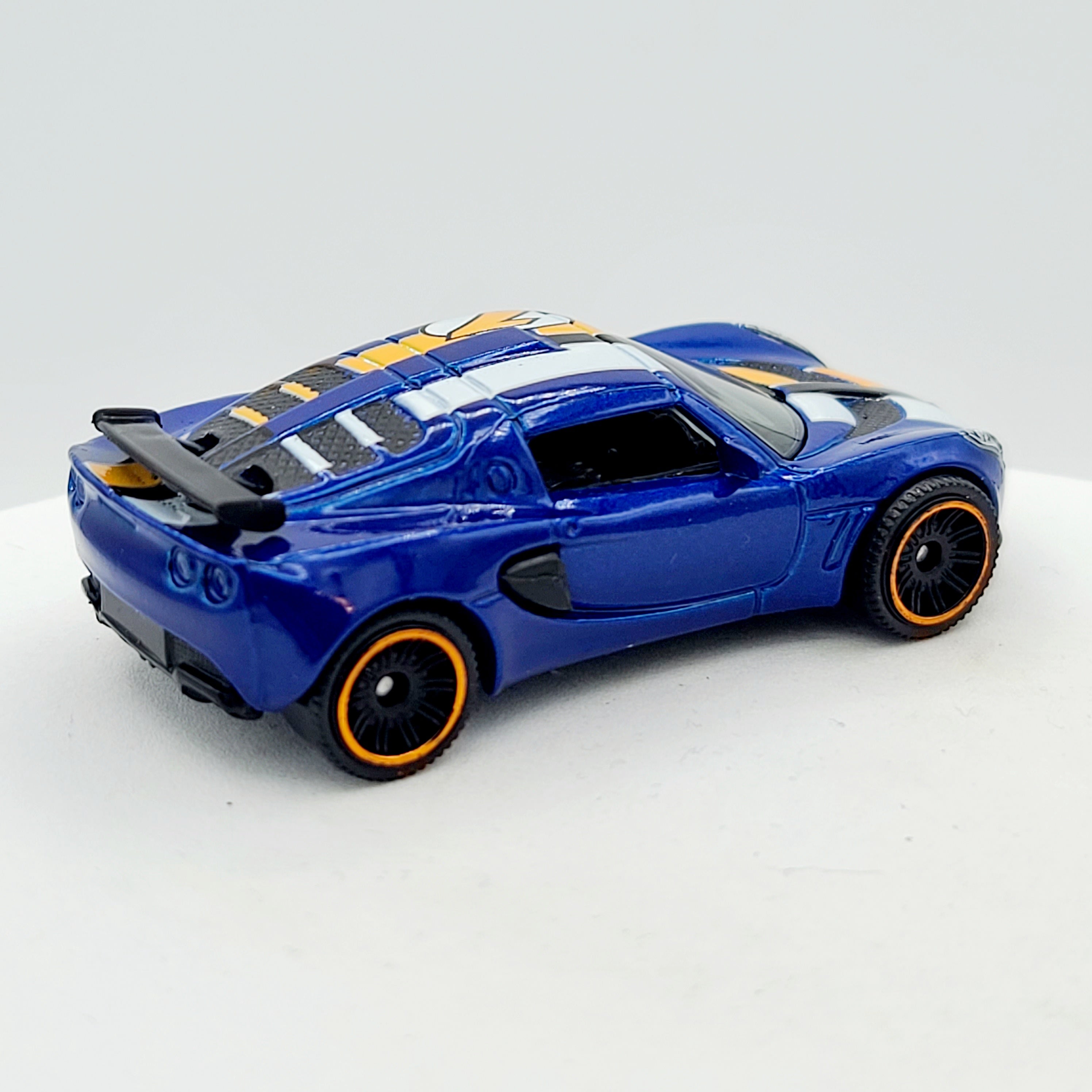 Matchbox '06 Lotus Exige (2011 MBX Basic - Sports Cars)i Pl y